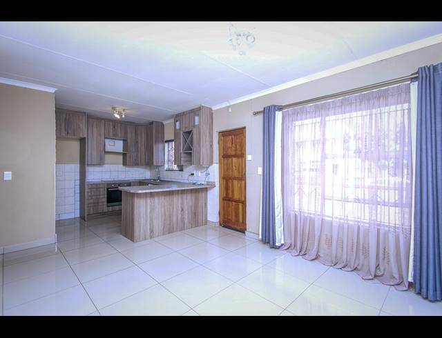 3 BEDROOM TOWNHOUSE TO LET IN HONEYPARK